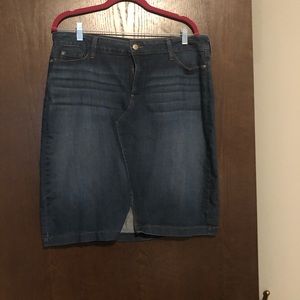 Hardly used size 14 jean zip up skirt